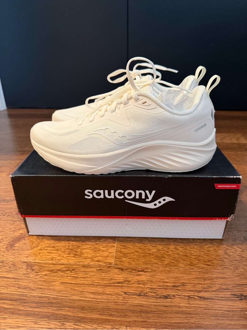Saucony Lancer 3 Sneakers in Off-White Cream - Picture 3 of 5